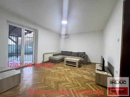 TATARSKO BRDO IZADJE SE OPREMLJENA KUĆA SA GARAŽOM