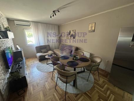 Prodaje se funkcionalan stan od 57m2!!1