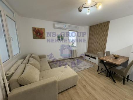 Odlican jednoiposoban stan na Novom Naselju 