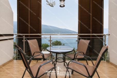 Dvosoban stan sa pogledom u prvom redu do mora – Kumbor, Herceg Novi S2082