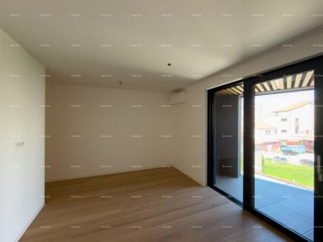Wohnung Verkauf von Wohnungen in einem Wohn- und Geschäftshaus mit Meerblick, im Zentrum von Umag! /