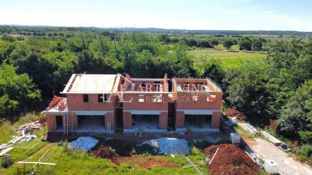 Umag, okolica - NOVOGRADNJA, kuća u nizu sa privatnim zajedničkim bazenom