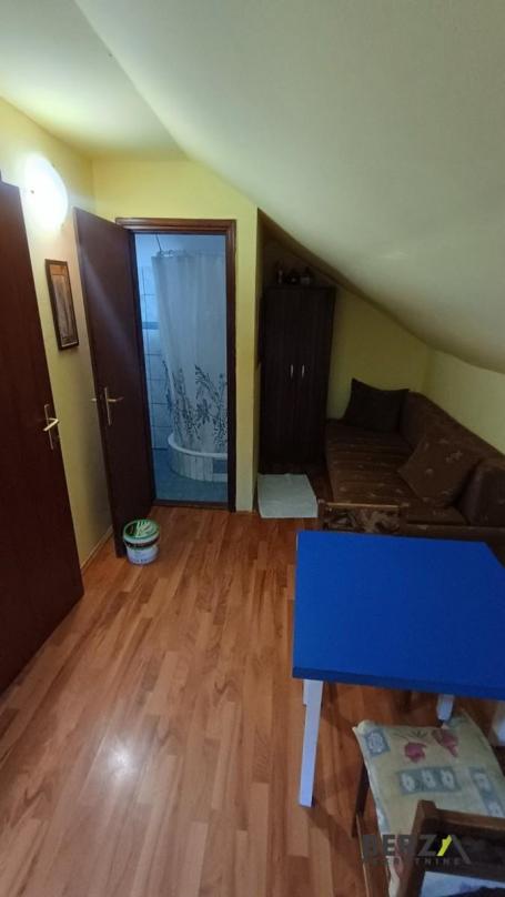 NAMEŠTENA GARSONJERA NA PODBARI