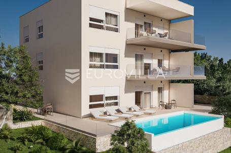 Marina, novogradnja, komforan trosoban stan ukupne površine 176 m²