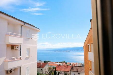 Crikvenica, dvosoban stan 41,95 m², galerija, loggia i pogled na more