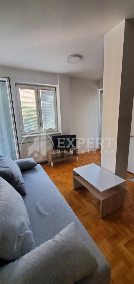 Izdaje se odličan jednoiposoban stan kod Čaira, 37m2