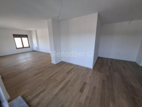 B:Brdo, bez provizije,144, m2,4.0sob, penthaus, lux/7/7, alu,3 mč, terasa7m2