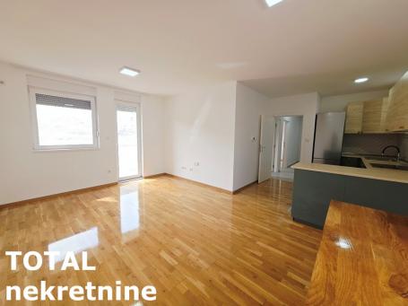 NOVI SAD - LIPOV GAJ - 74.00 m2