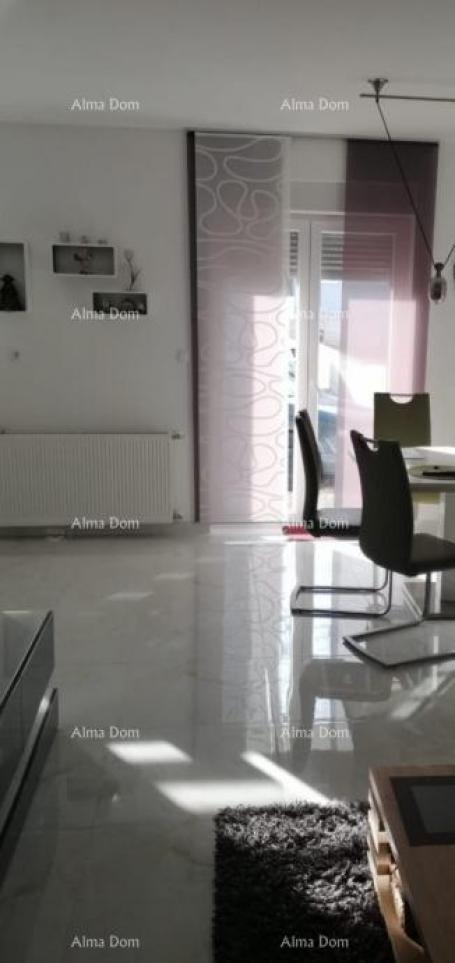 Wohnung Erdgeschosswohnung mit Garten, Pula