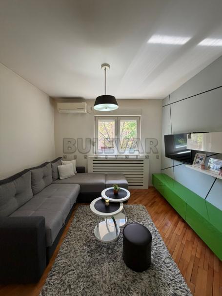 Izdaje se stan na Paliluli, 55m2