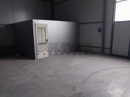 Izdaje se magacinski prostor u naselju Deveti maj, 250m2