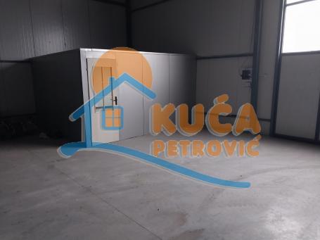Izdaje se magacinski prostor u naselju Deveti maj, 250m2