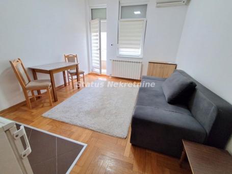 Garsonjera u centru Novog Sada, 25 m², 5/6 sprat