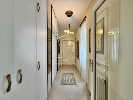 Salonac kod Belog dvora sa 124m2 PP ID#14643