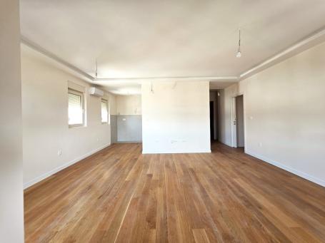 Dvosoban stan, 95m2, Central Point, Podgorica
