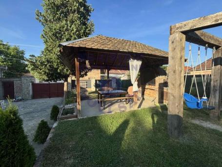 Prodaje se odlična porodična kuća u Sremskim Karlovcima 