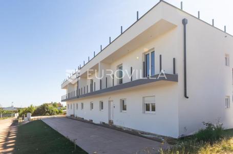 Istra, Zambratija, Moderan dvosoban stan na pješačkoj udaljenosti od plaže