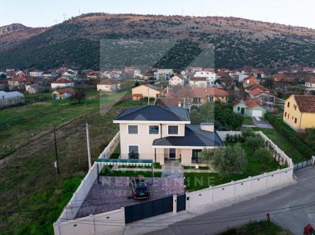 Prodaja, Kuća, Podgorica, Tološi, 166m2