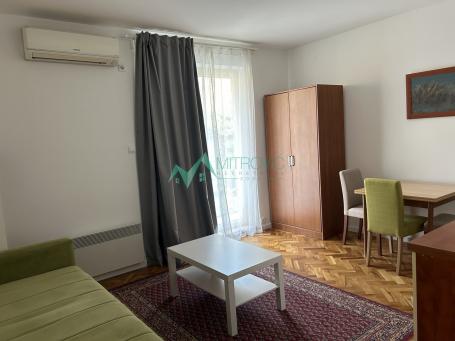 Izdavanje, Stan, 26m2 , Centar