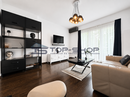 Trg Dr. F. Tuđmana, appartement design moderne de trois pièces avec balcon et garage, 85 m2