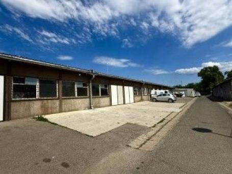 Izdavanje, Poslovni prostor, 525m2 , Zemun polje