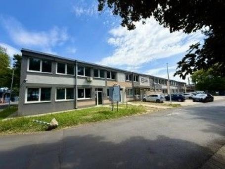 Izdavanje kancelarijskog prostora - Zemun Polje