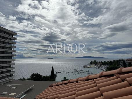 Opatija, stan za adaptaciju 1. red do mora