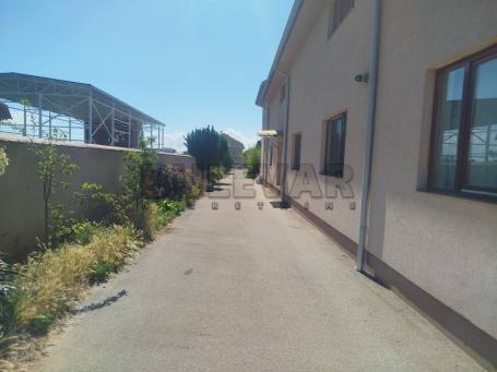 Izdaje se poslovni prostor u Leskovcu, 650m2