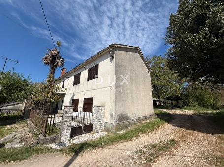 ISTRA, GRAČIŠĆE - Prostrana kuća na rubu naselja