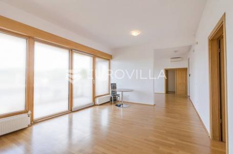 Šestinski vrh, četverosoban stan 130 m², za najam