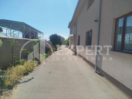 Izdaje se poslovni prostor u Leskovcu, 650m2