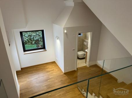 SREMSKA KAMENICA - ČARDAK - 247.00 m2