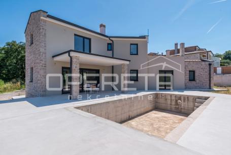 Istra, Poreč okolica – mediteranska kuća s bazenom i privatnošću