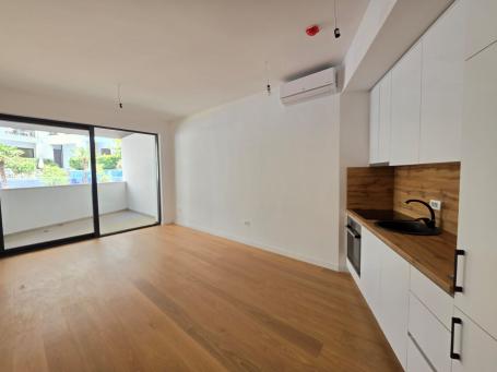 Jednosoban stan 52.84m2 u novom stambenom kompleksu u Becicima. 