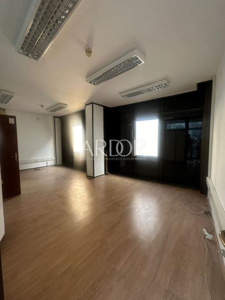 Rijeka centar, poslovni prostor 83,70 m2