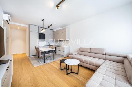 Zagreb, Heinzelova, VMD, dvosoban stan 52 m²