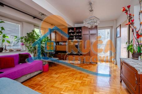 Dvosoban  stan  kod  Doma zdravlja, I  sprat, lift, 54 m2