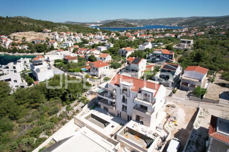 Stan s bazenom i vrtom u Stivašnici, 260,40 m2
