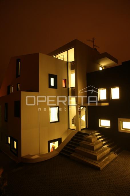 Prodaja, Poslovna zgrada, Centar, Vinogradska, 580m2