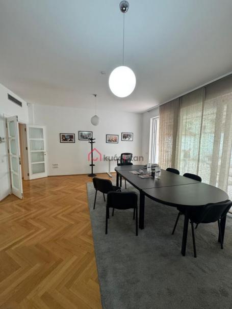 Lep stan sa dvorištem od 150m² i garažom