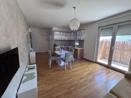 Jednoiposoban 41m2 Podbara