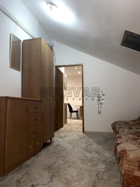 Izdaje se jednoiposoban stan na Bulevaru Nemanjića, 41m2!