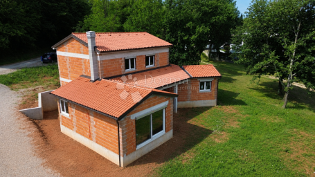 SAMO KOD NAS!! LABIN, okolica kuća- ROH BAU na  TOP LOKACIJI