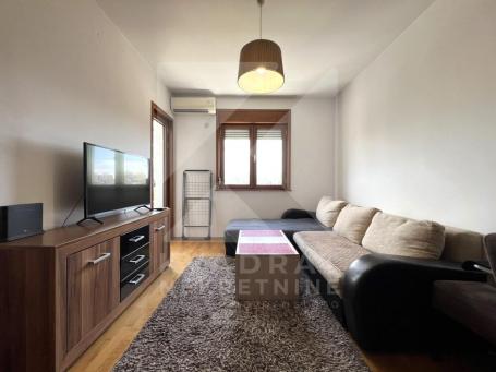 Izdavanje, Jednosoban stan, Podgorica, Pobrežje, 40m2