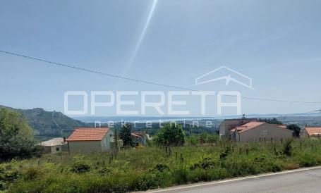 Klis - građevinska parcela s pogledom na more!
