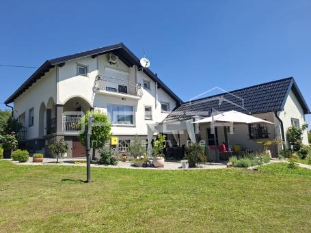Obiteljska kuća iz snova u srcu prirode 