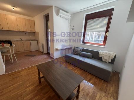 ODLIČAN ZA IZDAVANJE - PARKING MESTO U CENI!