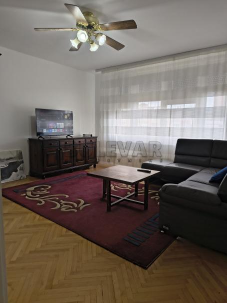 Izdaje se dvoiposoban stan u centru Niša, 88m2