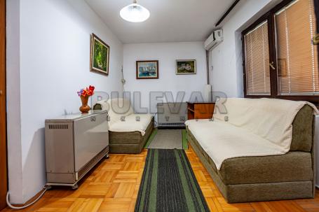 Odlična kuća 270m2, kod Železničke stanice, Niš