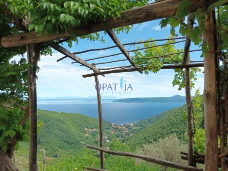 Mošćenička Draga - Prilika - renovirana kamena kuća sa stanom na mirnoj lokaciji i prekrasnim pogled